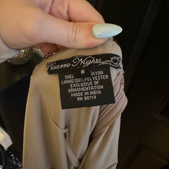 Pisarro Nights gold sequin shift dress (6) - Picture 5 of 5